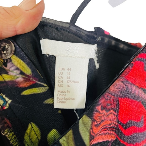 H&m black floral print Hawaiian tropical sleeveless jumpsuit size 14 - Picture 13 of 13